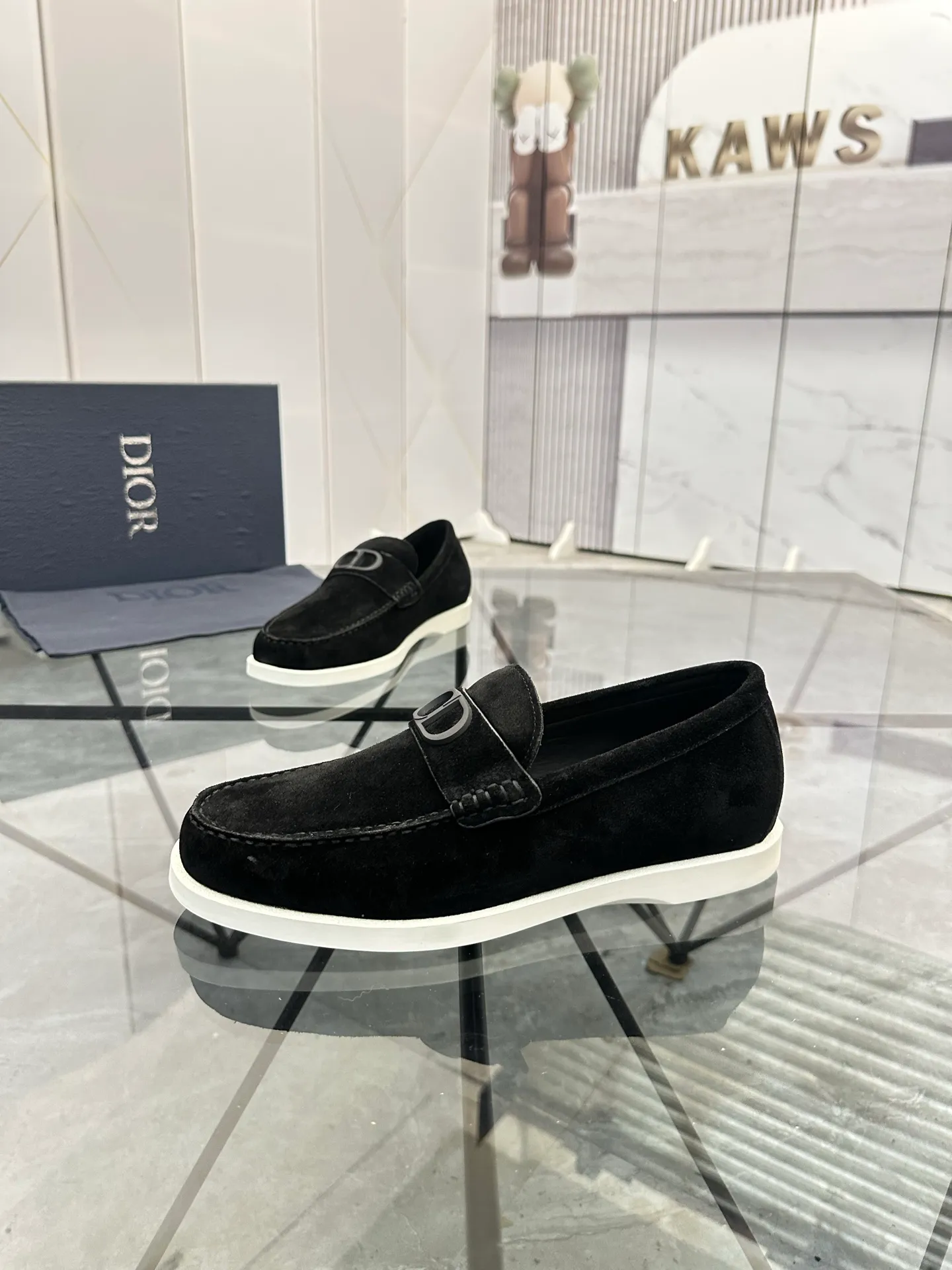 Selling men's shoes 💰: 💰P440¥ Product trademark: Dio* "Dior*" slip-on shoes Regular size: 39-44 (can be customized to 45.46) Product materials: imported nubuck leather upper, cowhide lining, original outsole. Number: 628